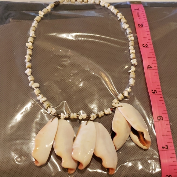Sheashell necklace - Picture 2 of 5